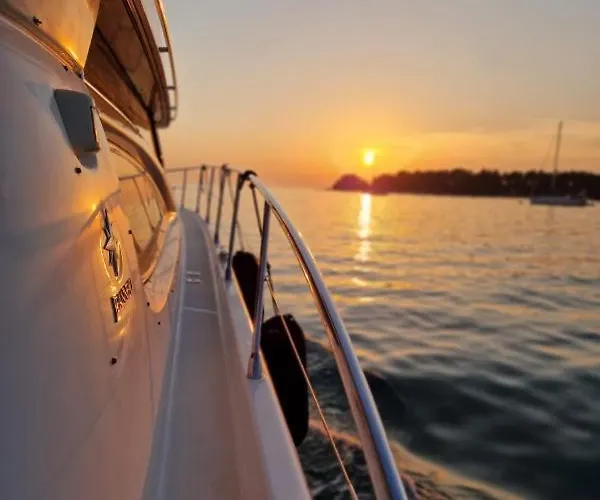 Botel Anima Maris Yacht *