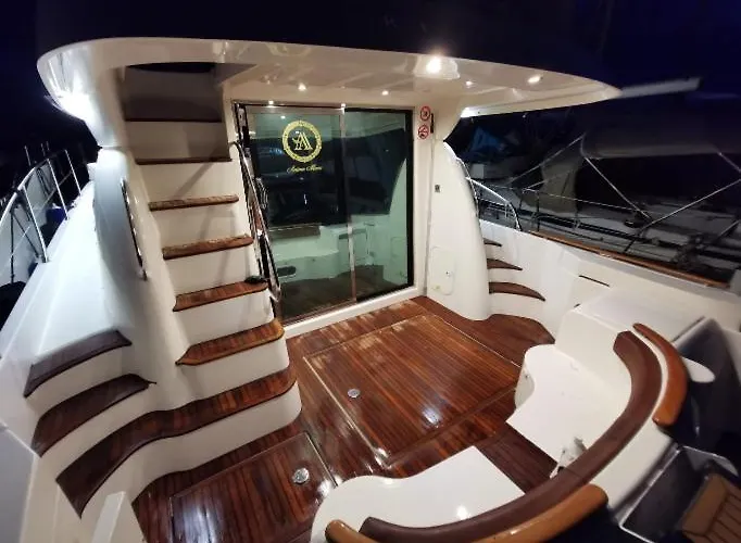 Anima Maris Yacht Botel