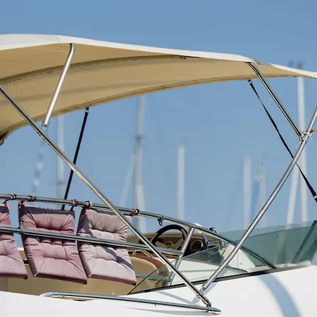 Anima Maris Yacht 船屋
