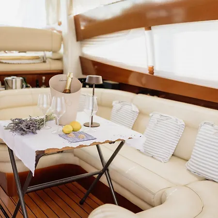 Anima Maris Yacht 船屋 *
