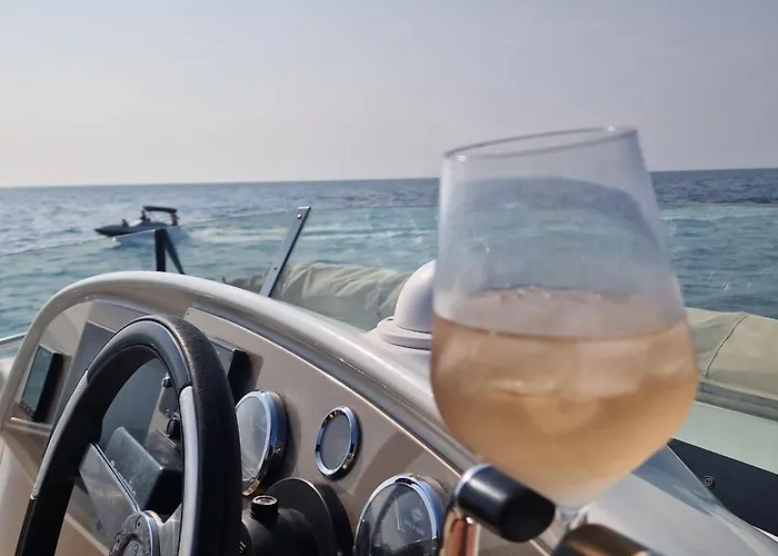 보트호텔 Anima Maris Yacht 우마그