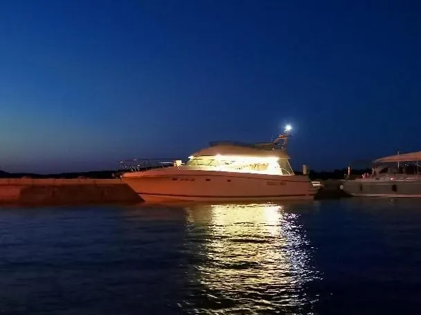 Botel Anima Maris Yacht Umag