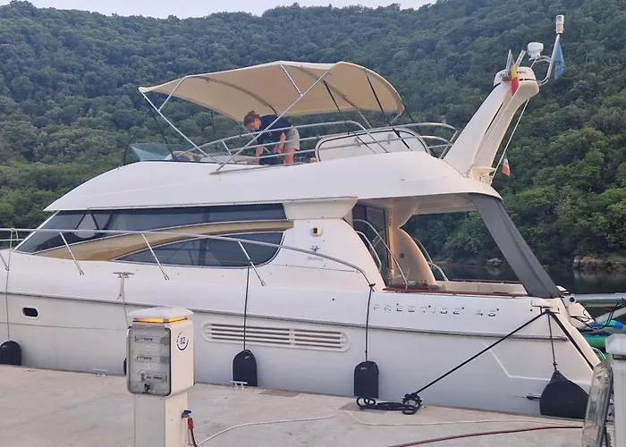 Anima Maris Yacht Botel